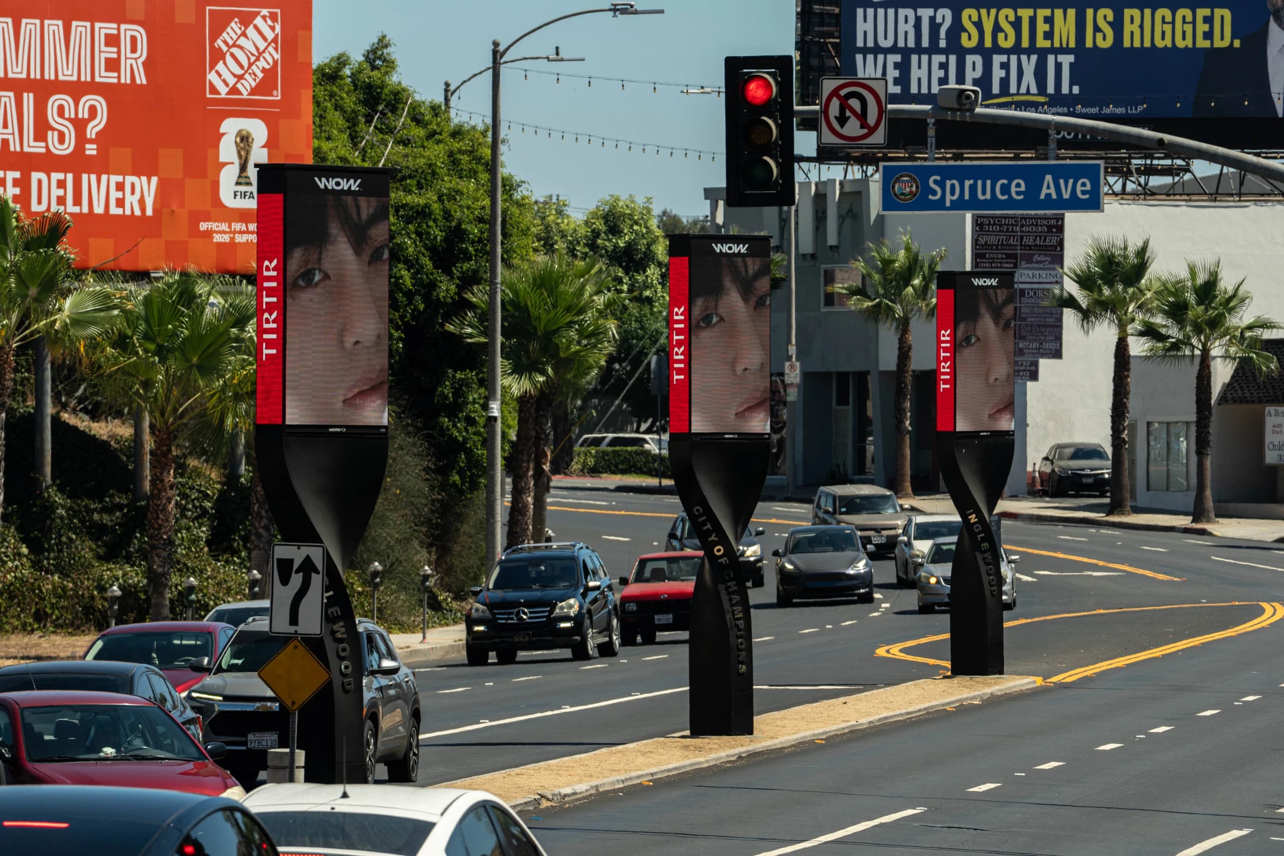 How Is Digital Billboard OOH Used in Los Angeles?