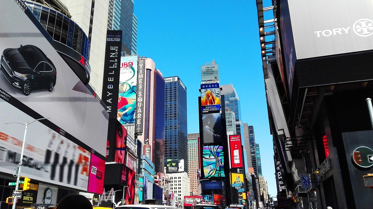 5 DOOH Trends You Need to Know for 2024